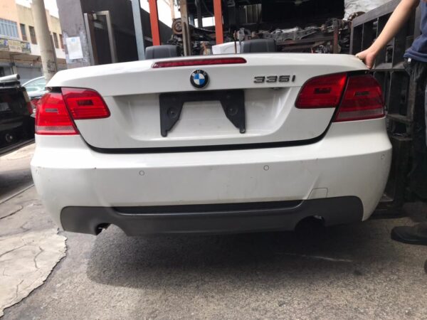 BMW E93 335i Rear Cut